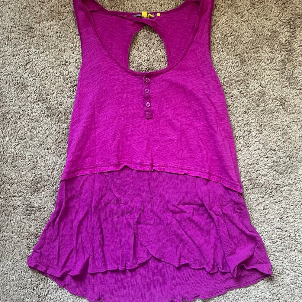 Anthropologie Little Yellow Button Fuschia Signe Henley Tank - Picture 2 of 4